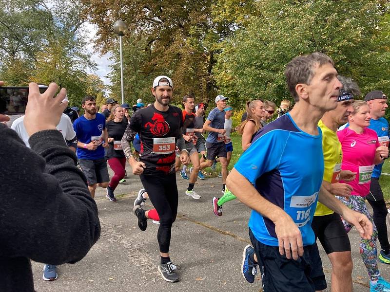 Hradecký maraton a půlmaraton.