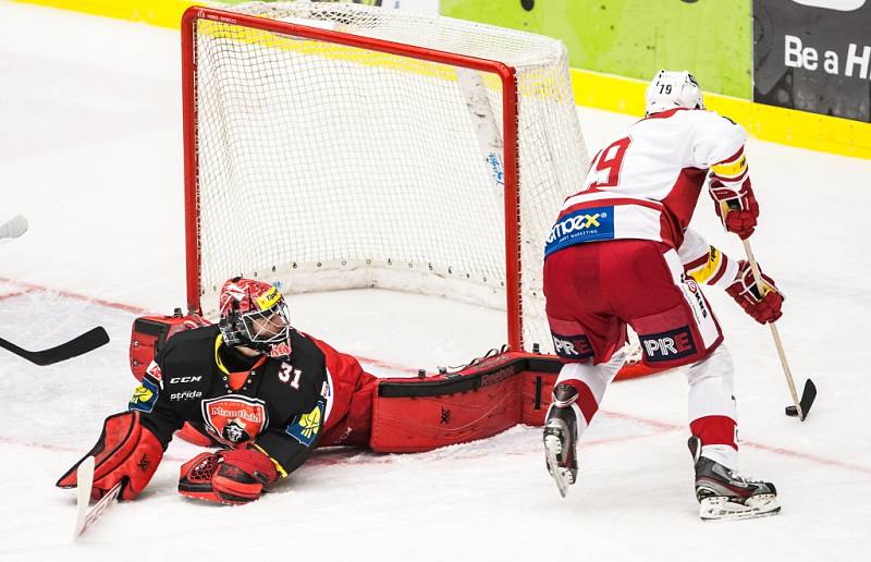 Hokejová extraliga: Mountfield HK - HC Slavia Praha.