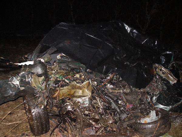 Smrtelná  nehoda u Urbanic (Hradecko). Na místě zemřel třiatřicetiletý řidič osobního vozidla Opel Vectra. 