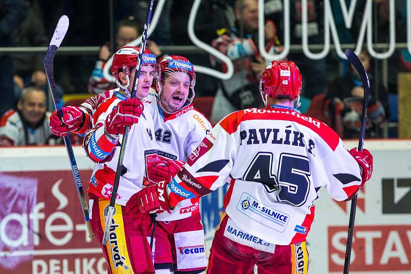 Hokejová extraliga: Mountfield HK - HC Energie Karlovy Vary.