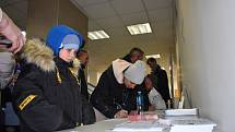 Desítky ukrajinských uprchlíků se ode dneška registrují v Hradci Králové nově v administrativní budově Královéhradeckého kraje Na Okrouhlíku.