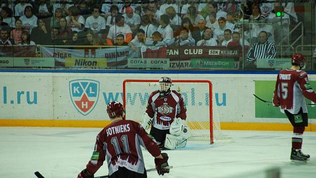 Z cesty Václava Svobody do Rigy za hokejem KHL.