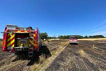 Na Náchodsku u Brzic hořelo pole.