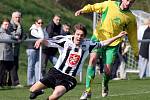 FC Hradec Králové B  : SK Týniště nad Orlicí. Zleva hradecký Josef Dvořák a Jan Plašil.