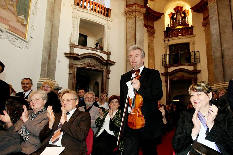 Smiřické svátky hudby s výstavou fotografiíJadrana Šetlíka.