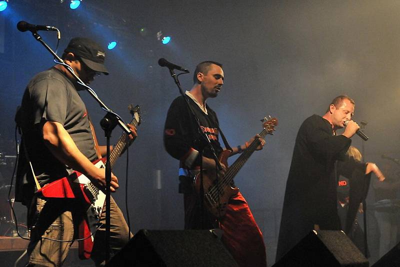 Koncert skupiny Komunální odpad ve Výravě v pátek 21. srpna 2009.