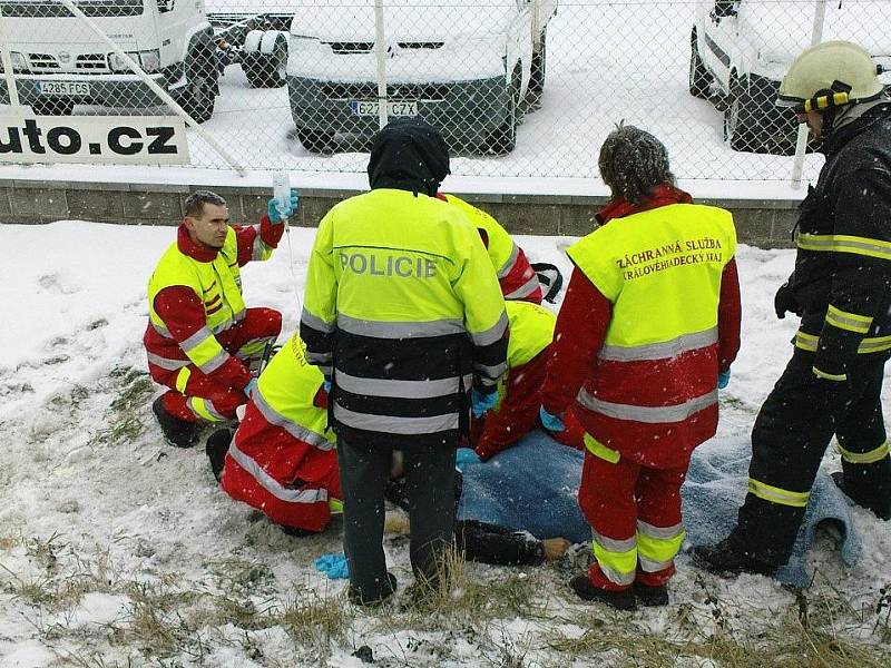 Smrtelná nehoda u Roudnice, při níž zemřel 85-letý řidič osobního vozu (15. 12. 2010).