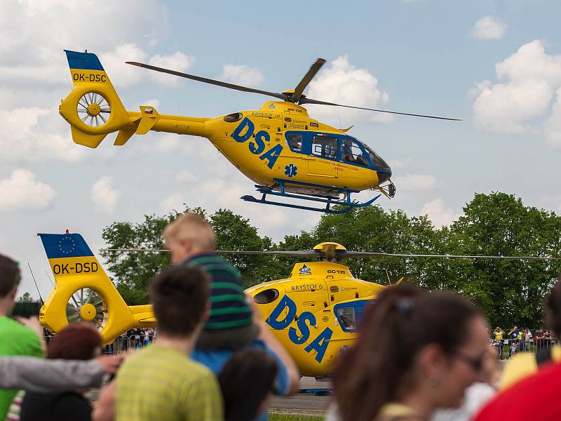 Helicopter show na letišti v Hradci Králové.