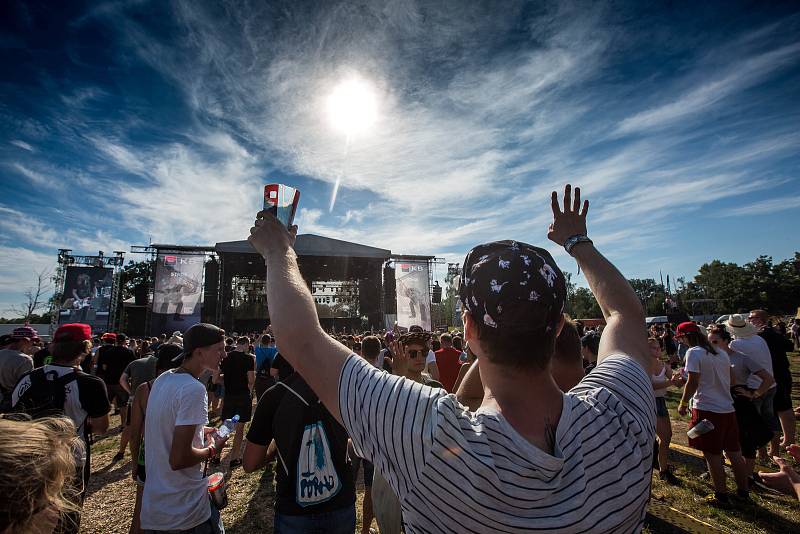 Na letišti v Hradci Králové začal 4. července 2018 dvacátý čtvrtý ročník festivalu Rock for People. Tradiční hudebnbní festival v Hradeckém festival parku. Vystoupily například Tři sestry či Vypsaná fixa