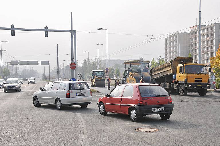 Oprava vozovky na Brněnské třídě, neděle 28. září 2008