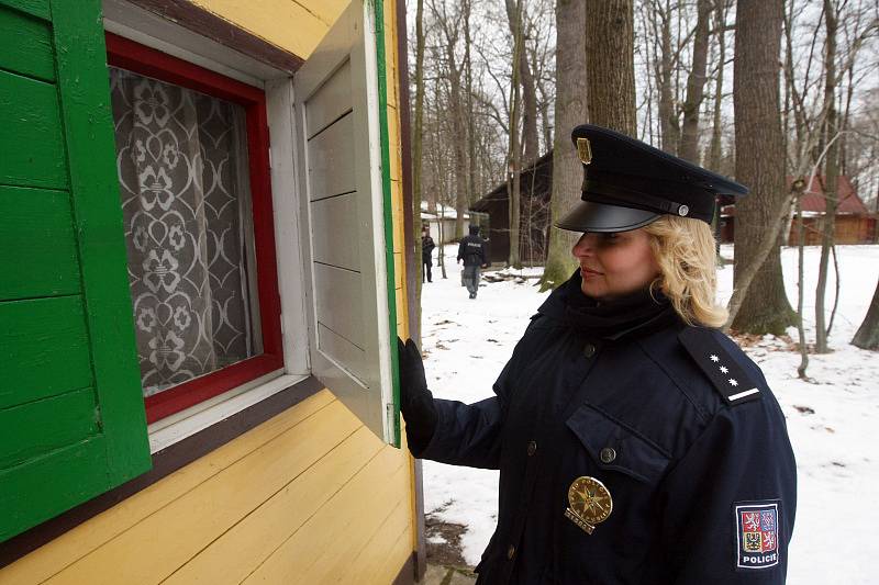 Policejní kontrola přes zimu opuštěných chat