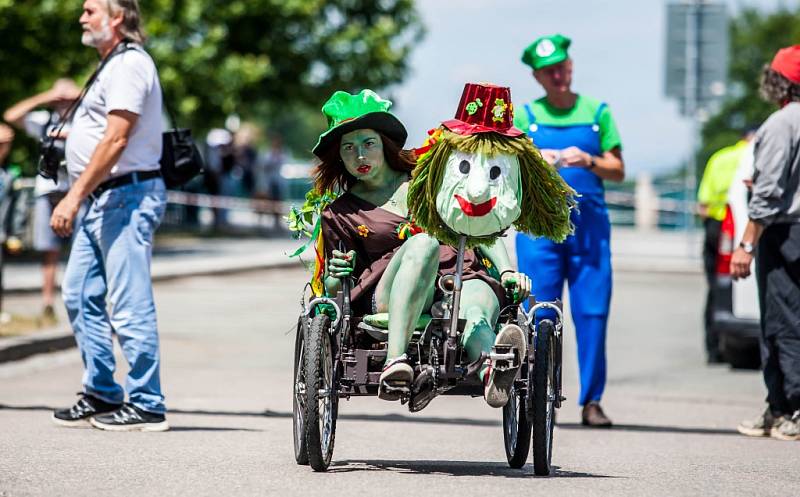 Nábřeží šlapadel v Hradci Králové.