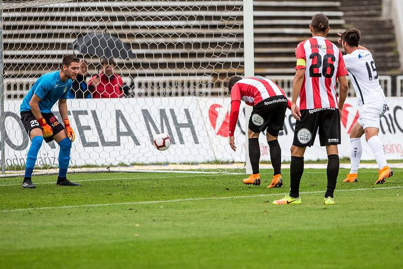 Fotbalová FORTUNA:NÁRODNÍ LIGA: FC Hradec Králové - FK Viktoria Žižkov.