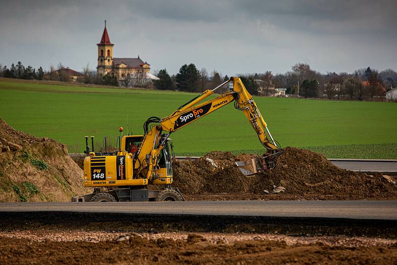 Pokračující stavba dálnice D11 v úseku Hradec Králové - Jaroměř