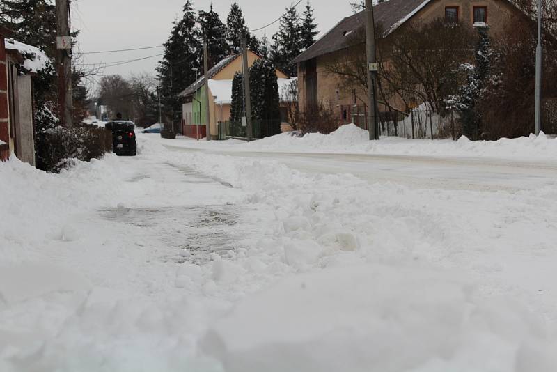 Sněhová nadílka pokryla v pondělí i Hradecko: z Hubílesa