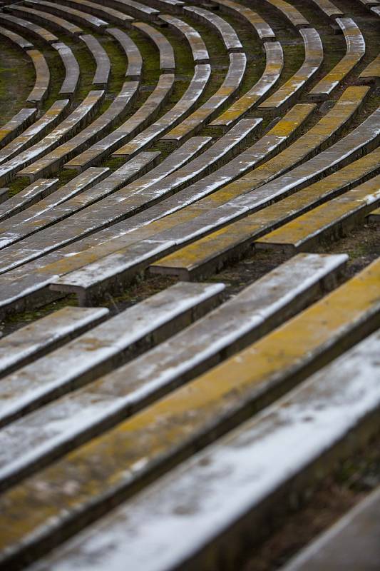 Fotbalový klub v Hradci Králové rozprodává svů stadion. Uspořádal sbírku na podporu výstavby nového fotbalovho stánku.