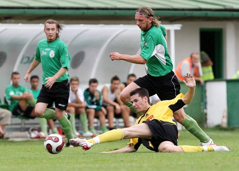 Olympia : Černilov.Zleva černilovský Lukáš Matějka a Aleš Hůlka.