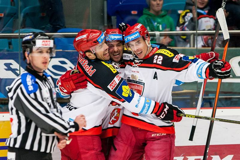 Hokejová extraliga: Mountfield HK - Bílí Tygři Liberec.