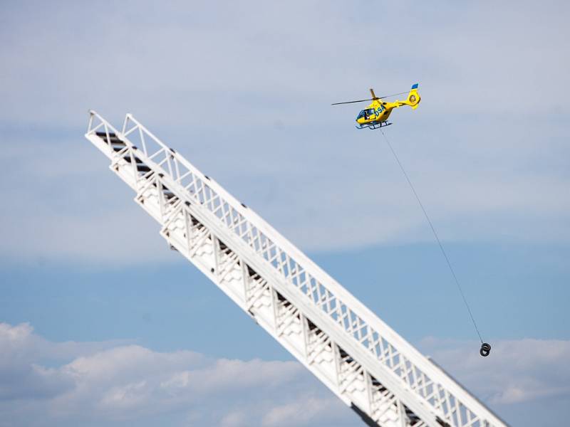 Cvičení složek IZS v rámci Helicopter Show v Hradci Králové.