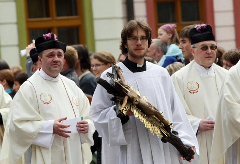 Slavnostní uvedení Mons. Jana Vokála do úřadu diecézního biskupa.