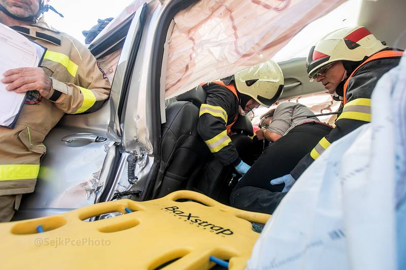 Hradečtí hasiči jsou mistry republiky ve vyprošťování u dopravních nehod.