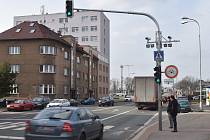 Součástí nového dopravního systému v Hradci Králové jsou také chytré semafory.