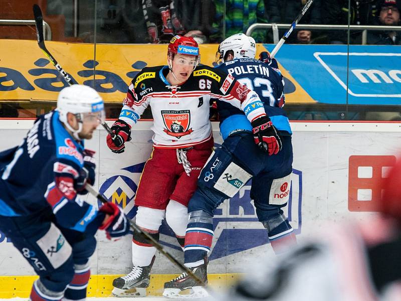 Hokejová extraliga: Mountfield HK - Piráti Chomutov.