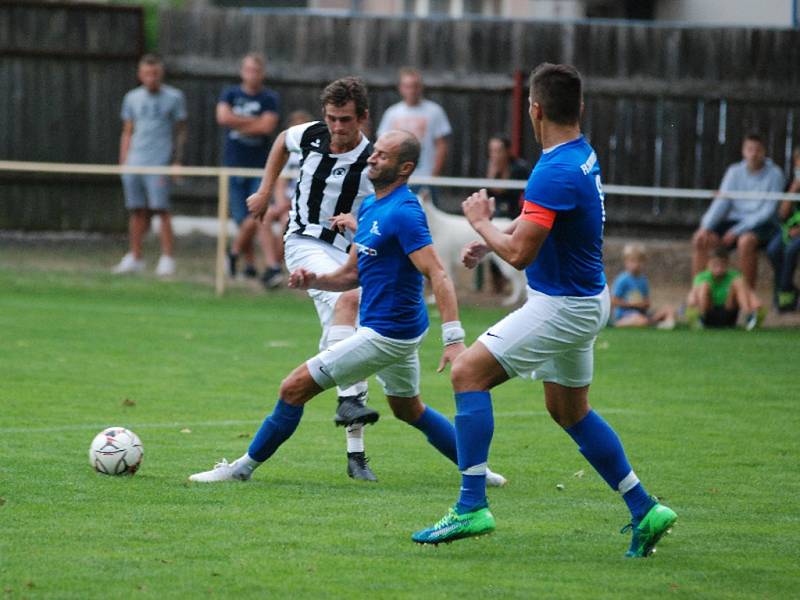 Krajský přebor ve fotbale: TJ Lázně Bělohrad - FK Chlumec nad Cidlinou.