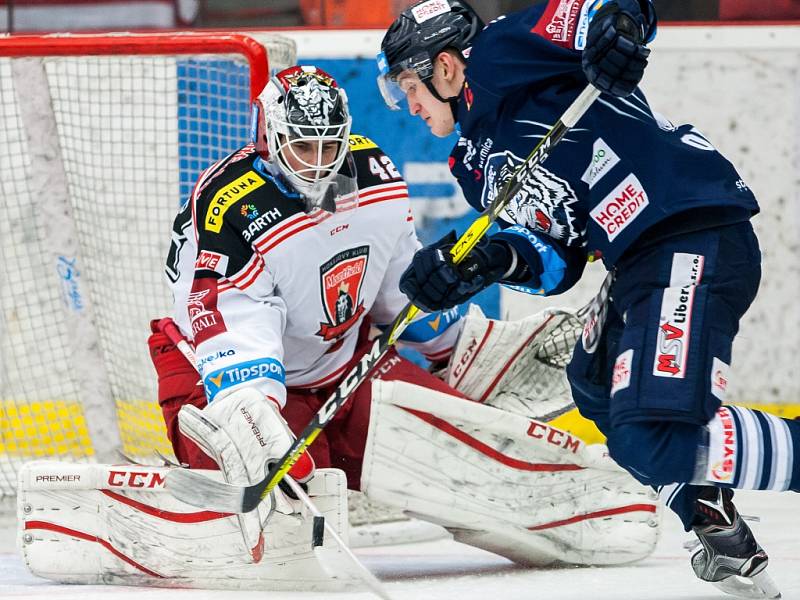 Hokejová extraliga: Mountfield HK - Bílí Tygři Liberec.