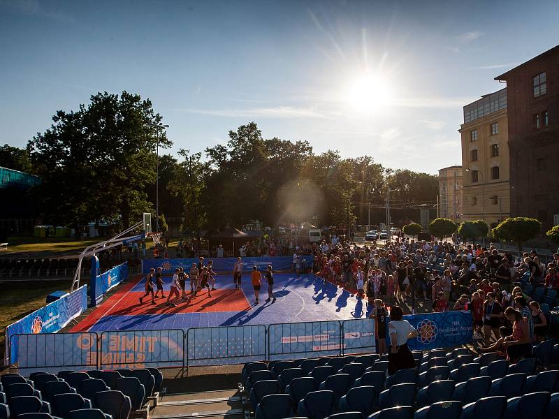 Zahájení mistrovství Evropy v basketbalu žen v Hradci Králové.