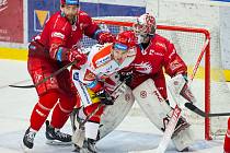 Extraliga 34. kolo: Mountfield Hradec Králové - HC Oceláři Třinec.