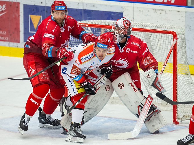 Extraliga 34. kolo: Mountfield Hradec Králové - HC Oceláři Třinec.