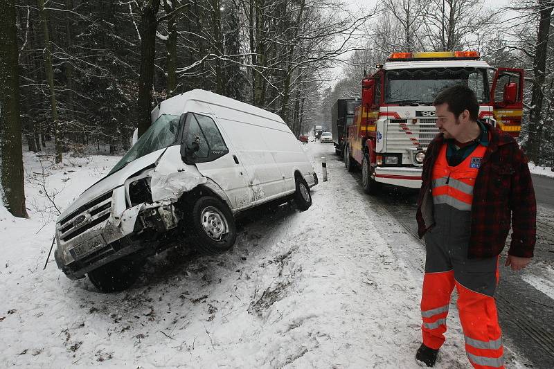 Nehoda v Hradci Králové u Koliby - 16. února 2009.