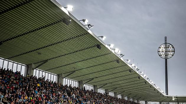 Premiérový zápas pod rekonstruovanými lízátky v Hradci Králové