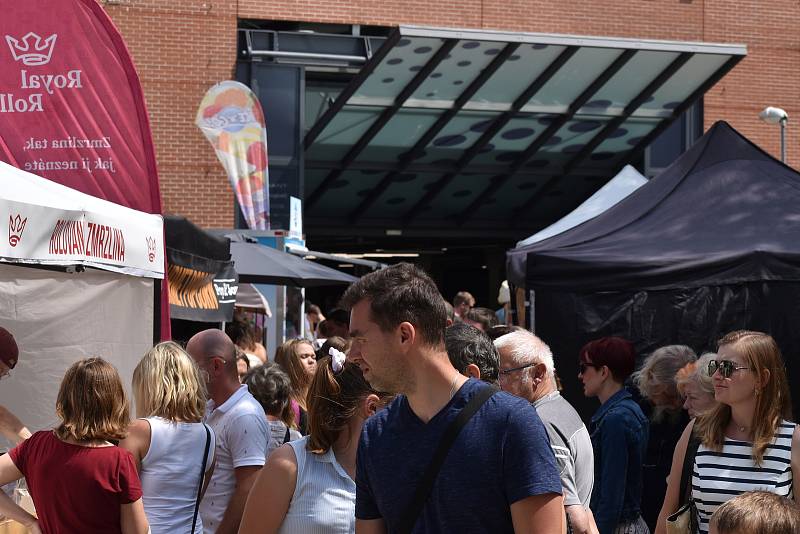 Food festivaly slaví v Hradci Králové úspěch. Stovky lidí přišly i na sobotní festival sladkostí a zmrzliny.