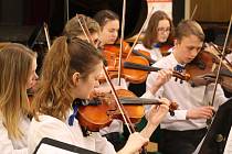 Smiling String Orchestra během krajského kola soutěže uměleckých škol v kategorii Hra smyčcových orchestrů.