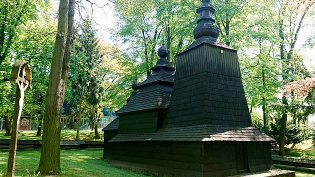 Kostel sv. Mikuláše v Jiráskových sadech v Hradci Králové.