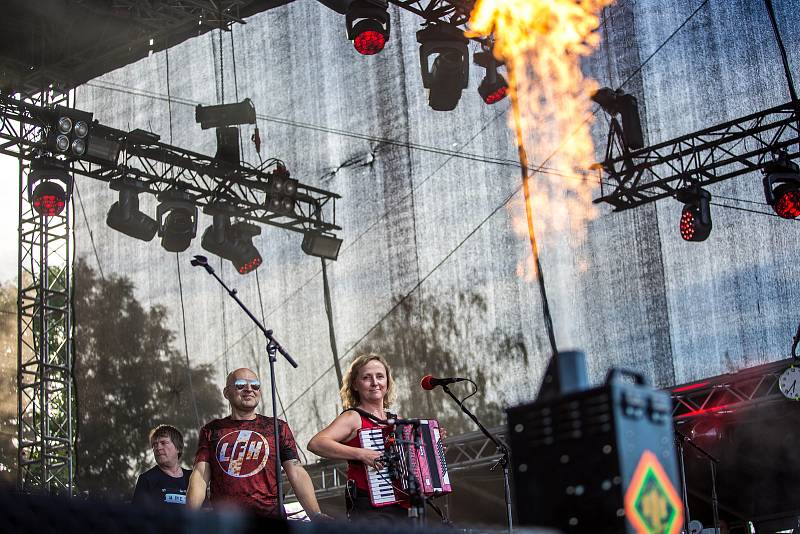 Na letišti v Hradci Králové začal 4. července 2018 dvacátý čtvrtý ročník festivalu Rock for People. Tradiční hudebnbní festival v Hradeckém festival parku. Vystoupily například Tři sestry či Vypsaná fixa