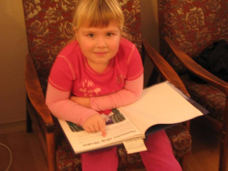 Den s dětskou knihou v Lovčicích (prosinec 2010).