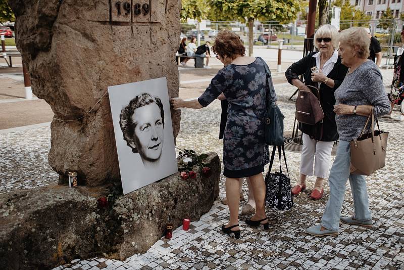 Vzpomínková akce na Miladu Horákovou v Hradci Králové.