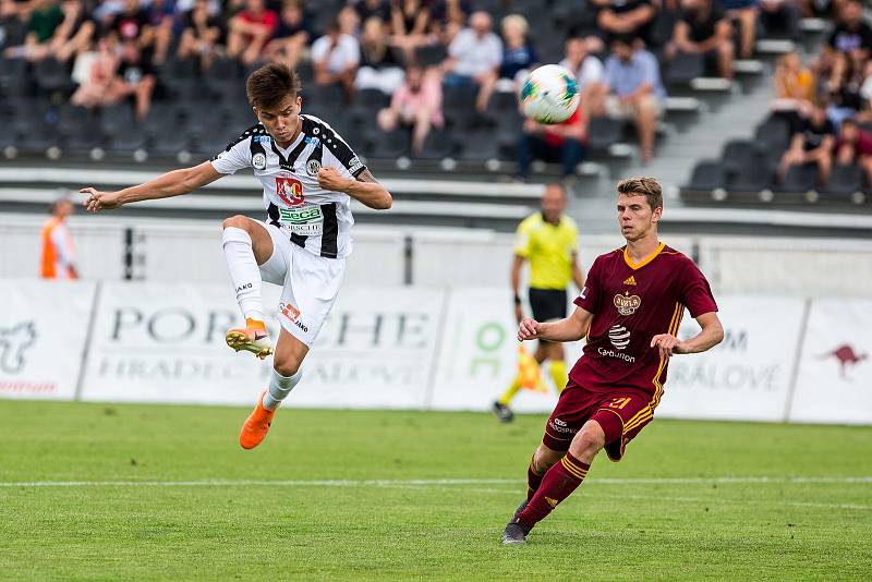 Fotbalová FORTUNA:NÁRODNÍ LIGA: FC Hradec Králové - FK Dukla Praha.