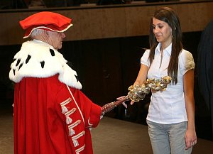 Imatrikulace studentů Lékařské fakulty Univerzity Karlovy v Hradci Králové.