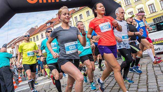 V neděli zaplaví Hradec Králové běžci-vytrvalci.