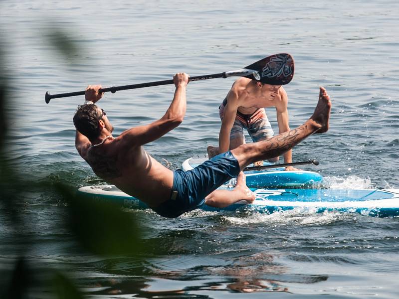 Zážitkový festival Just life na Správčickém rybníku v Předměřicích nad Labem.