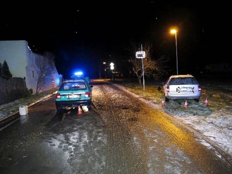 Dopravní nehoda dvou osobních automobilů v Bělči nad Orlicí.