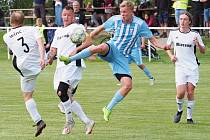 Šlágr III. třídy Sendražice (v bílém) vs. Nový Hradec Králové B (2:2).