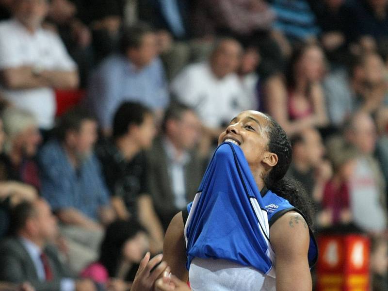 Ženská basketbalová liga: Sokol Hradec Králové - Kara Trutnov.