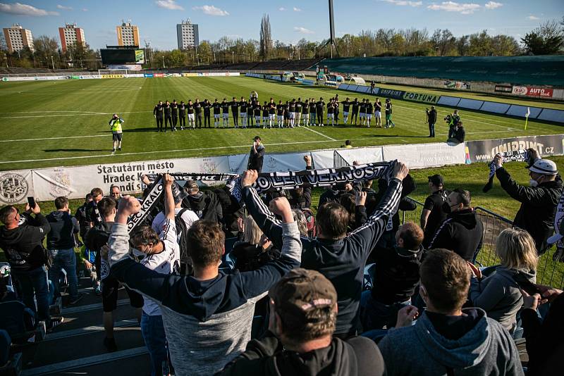 CESTA ZA TITULEM. Fotbalista Jan Mejdr zmapoval ve videu postup Hradce Králové do první ligy.