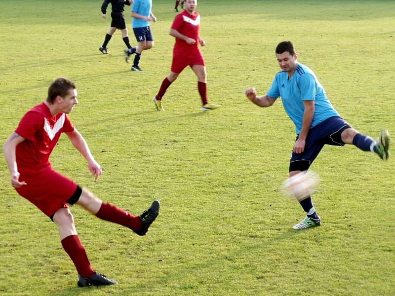 Krajská fotbalová I. B třída, skupina C: TJ Lokomotiva Hradec Králové - FK Jaroměř B.