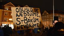 Demonstrace proti nově zvolenému předsedovi komise pro kontrolu GIBS Zdeňku Ondráčkovi v Hradci Králové.